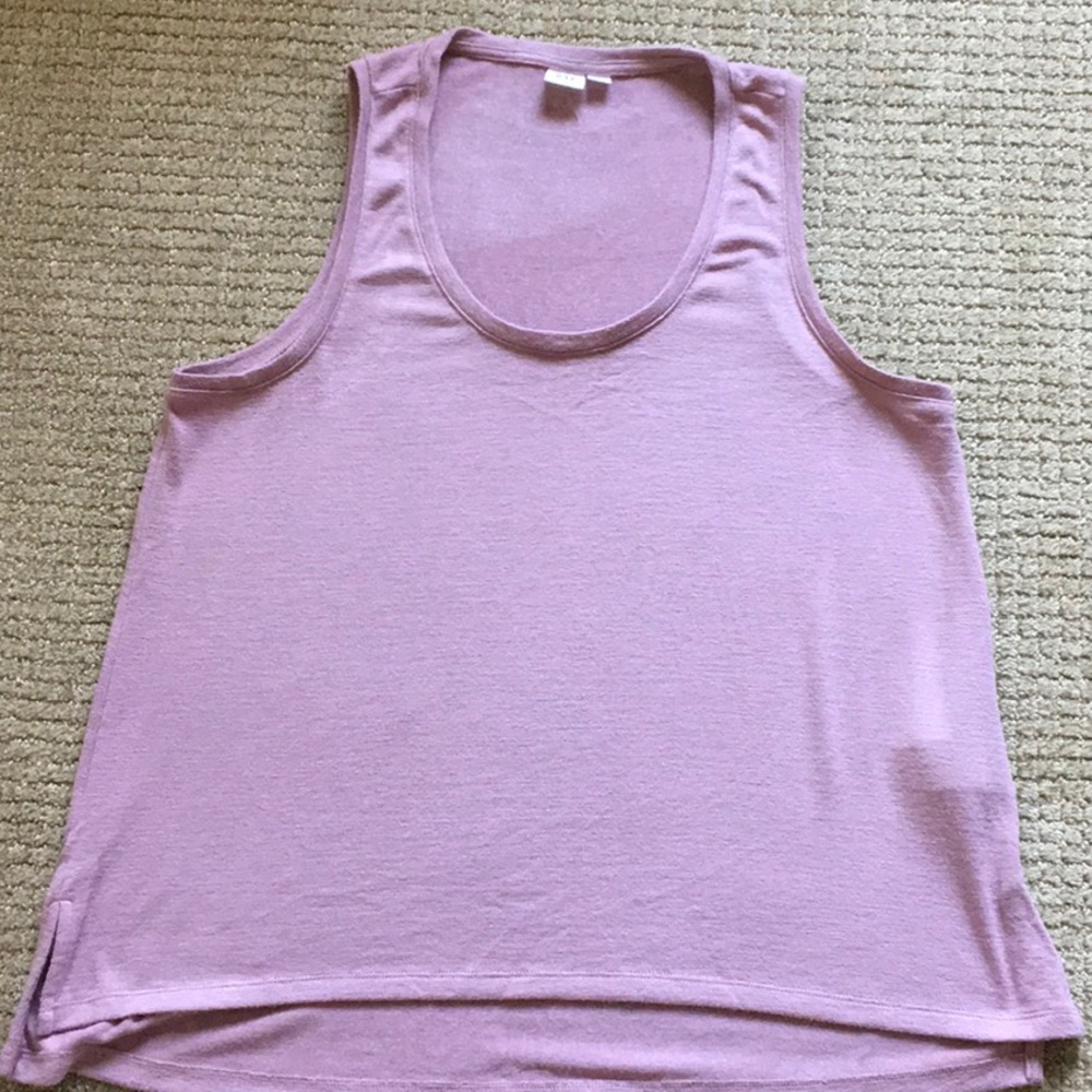 Sleeveless t-shirt